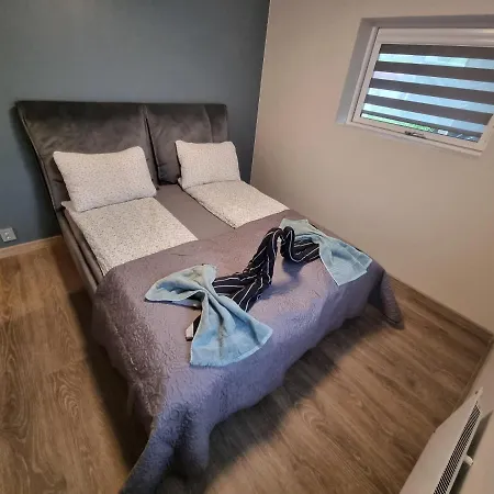 Innholdsrik Og Koselig I Lofoten Apartment